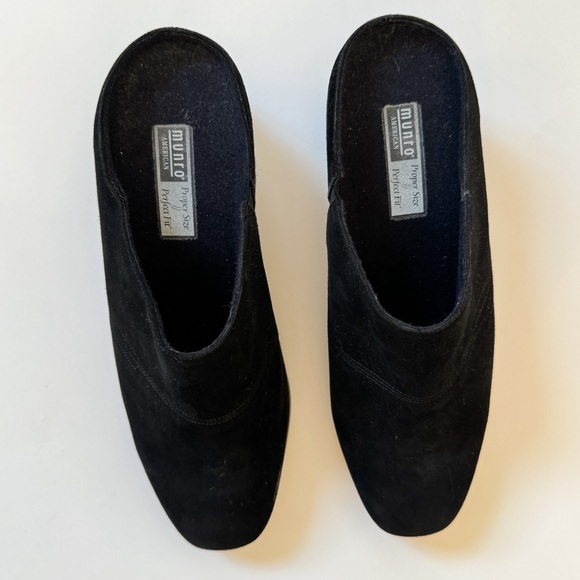 Munro American Slip On Heels - Picture 4 of 6